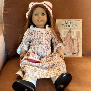 Felicity American Girl Doll with bed set, great condition!!!